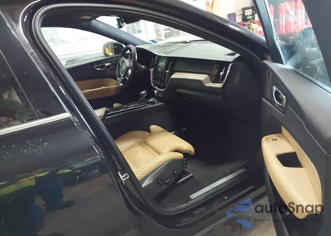 2019 Volvo Xc60 T5 Inscription из США, поврежденный, VIN LYV102RL2KB280233